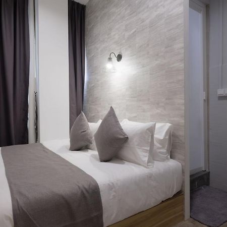 Q Loft Hotels At Bedok Singapore Esterno foto